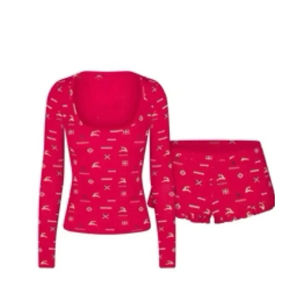 Cozy SKIMS Scoop Neck Sleep Set - Cranberry Vintage Deer Print large (NEW W/tags